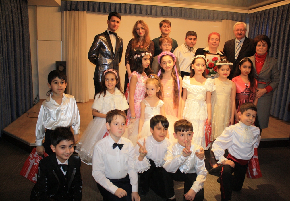 Юные артисты в Баку отметили День национального театра (ФОТО)