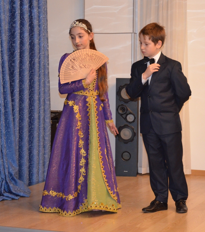 Юные артисты в Баку отметили День национального театра (ФОТО)