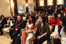 В Баку открылась грандиозная Неделя моды "Fashion Night 2015" (ФОТО)