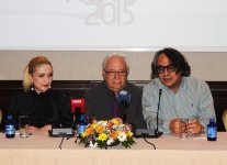 В Баку открылась грандиозная Неделя моды "Fashion Night 2015" (ФОТО)