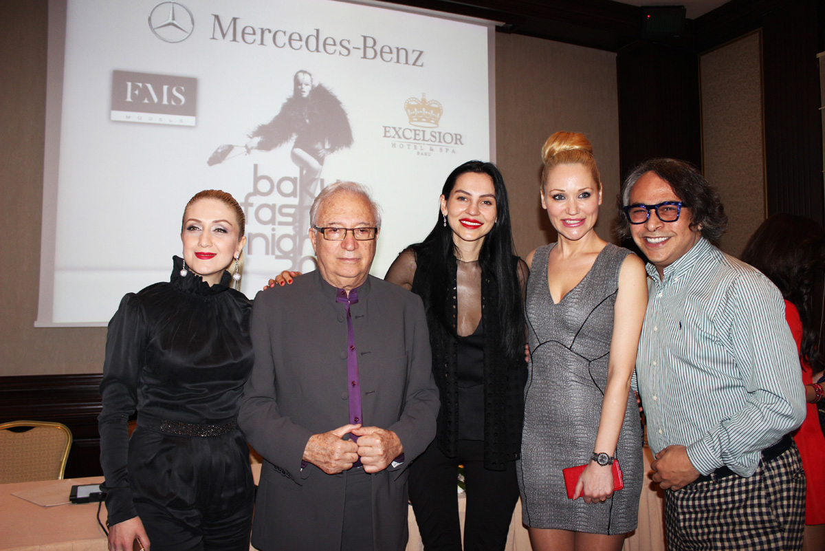 В Баку открылась грандиозная Неделя моды "Fashion Night 2015" (ФОТО)