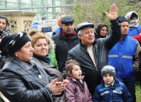 Фаэтоны, верблюды, герои Новруза на улицах Баку - праздничный караван "Ахыр чершенбе" (ФОТО)