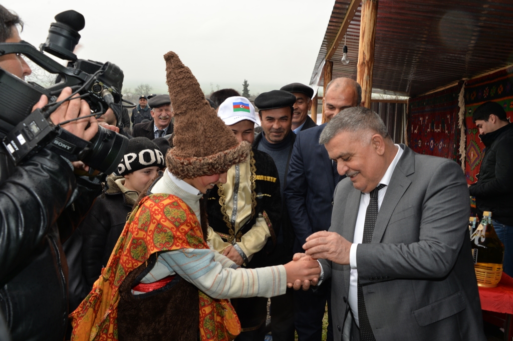"Танцевальный вторник" в Азербайджане - первый международный фестиваль фольклора (ФОТО)