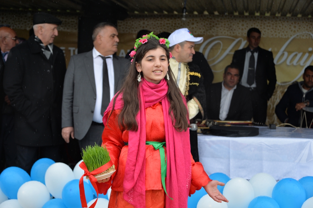 "Танцевальный вторник" в Азербайджане - первый международный фестиваль фольклора (ФОТО)