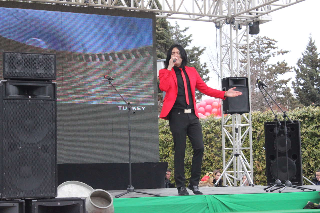 Красочный Новруз объединил тюркоязычные народы в Баку (ФОТО)