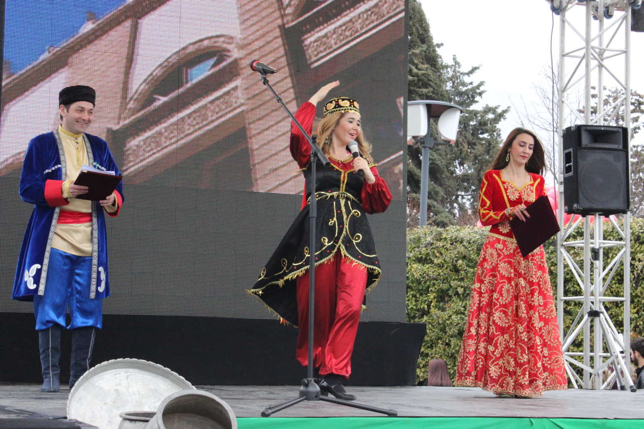 Красочный Новруз объединил тюркоязычные народы в Баку (ФОТО)