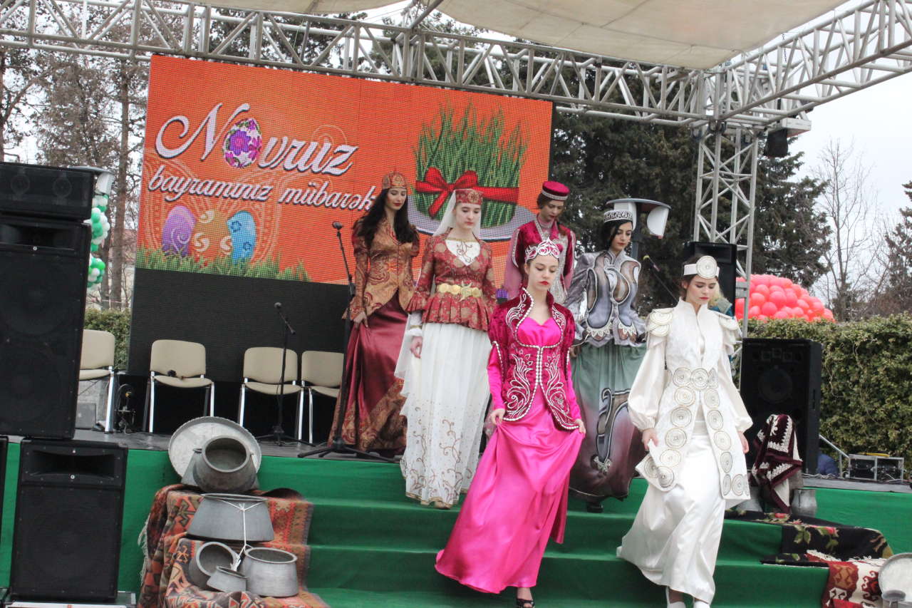 Красочный Новруз объединил тюркоязычные народы в Баку (ФОТО)