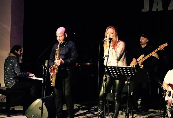 Певица из Франции выступила с концертом, посвященным юбилею Вагифа Мустафазаде (ФОТО)