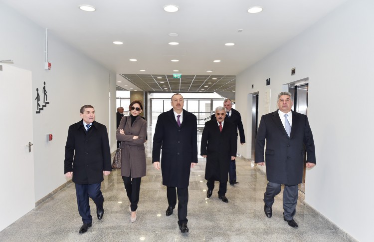 Президент Азербайджана и его супруга приняли участие в открытии Бакинского Олимпийского стадиона (ФОТО)