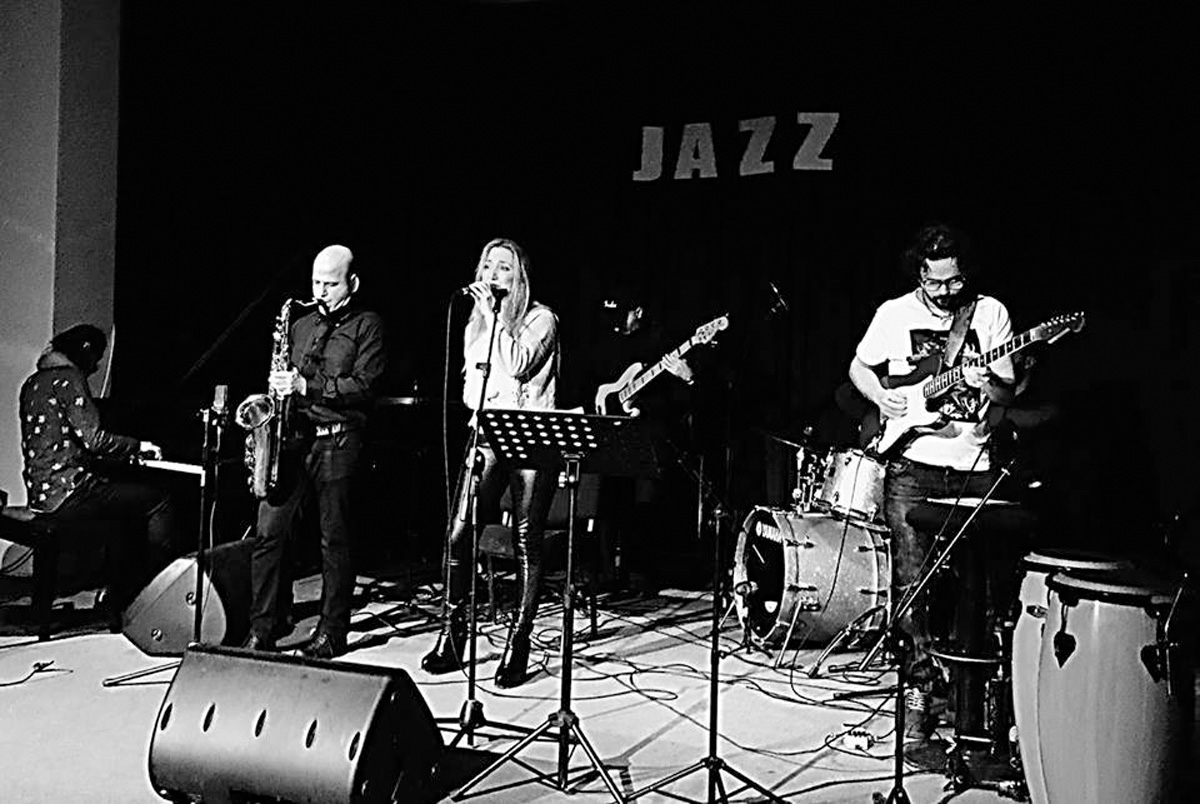 Певица из Франции выступила с концертом, посвященным юбилею Вагифа Мустафазаде (ФОТО)