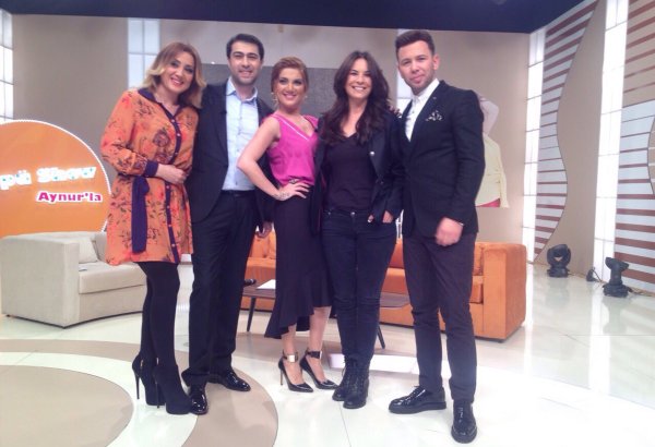 Азербайджанская телеведущая заменила Ханде Йенер (ФОТО)