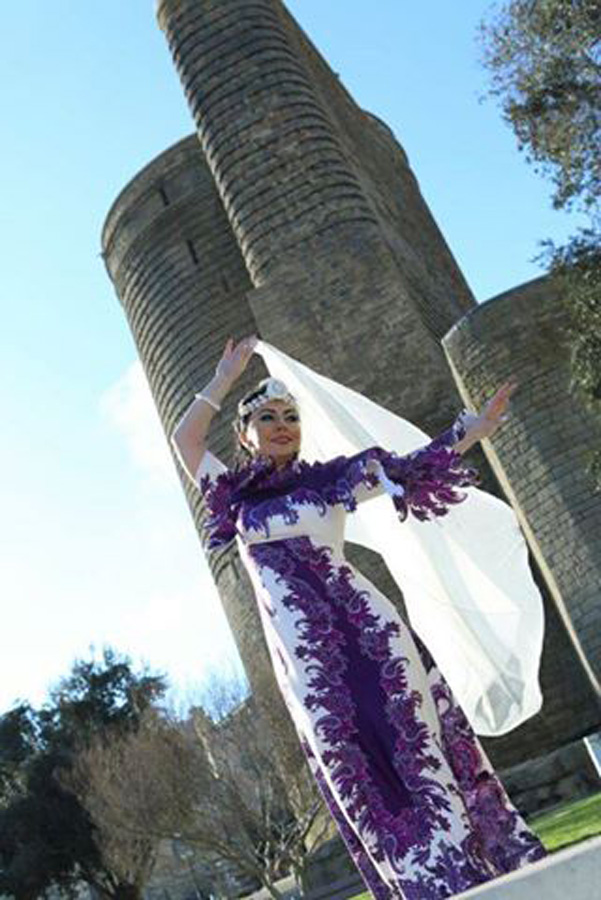 О красоте азербайджанских женщин - праздничный клип ашуг Самиры (ВИДЕО - ФОТО)