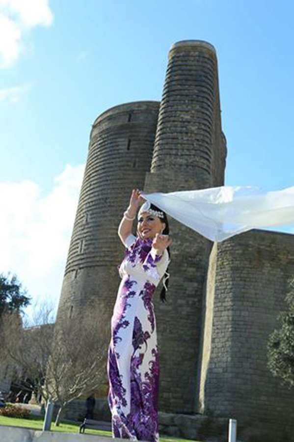 О красоте азербайджанских женщин - праздничный клип ашуг Самиры (ВИДЕО - ФОТО)