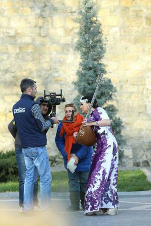 О красоте азербайджанских женщин - праздничный клип ашуг Самиры (ВИДЕО - ФОТО)