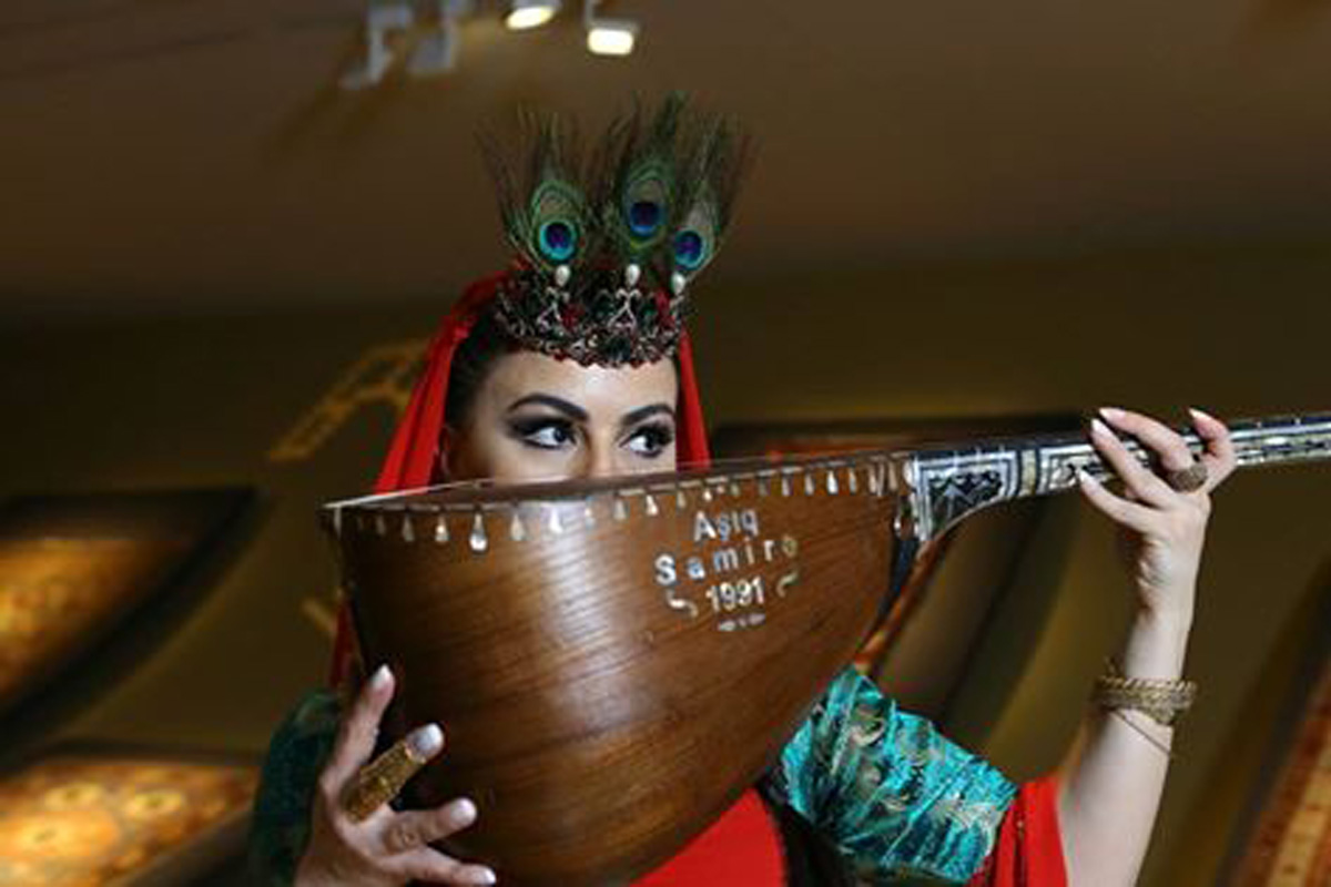 О красоте азербайджанских женщин - праздничный клип ашуг Самиры (ВИДЕО - ФОТО)