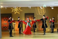 О красоте азербайджанских женщин - праздничный клип ашуг Самиры (ВИДЕО - ФОТО)