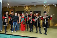 О красоте азербайджанских женщин - праздничный клип ашуг Самиры (ВИДЕО - ФОТО)