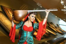 Азербайджанские звезды отмечают Новруз в национальных костюмах (ФОТО)