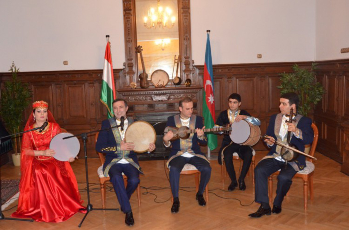 Послы в Венгрии восхищены азербайджанским мугамом (ФОТО)