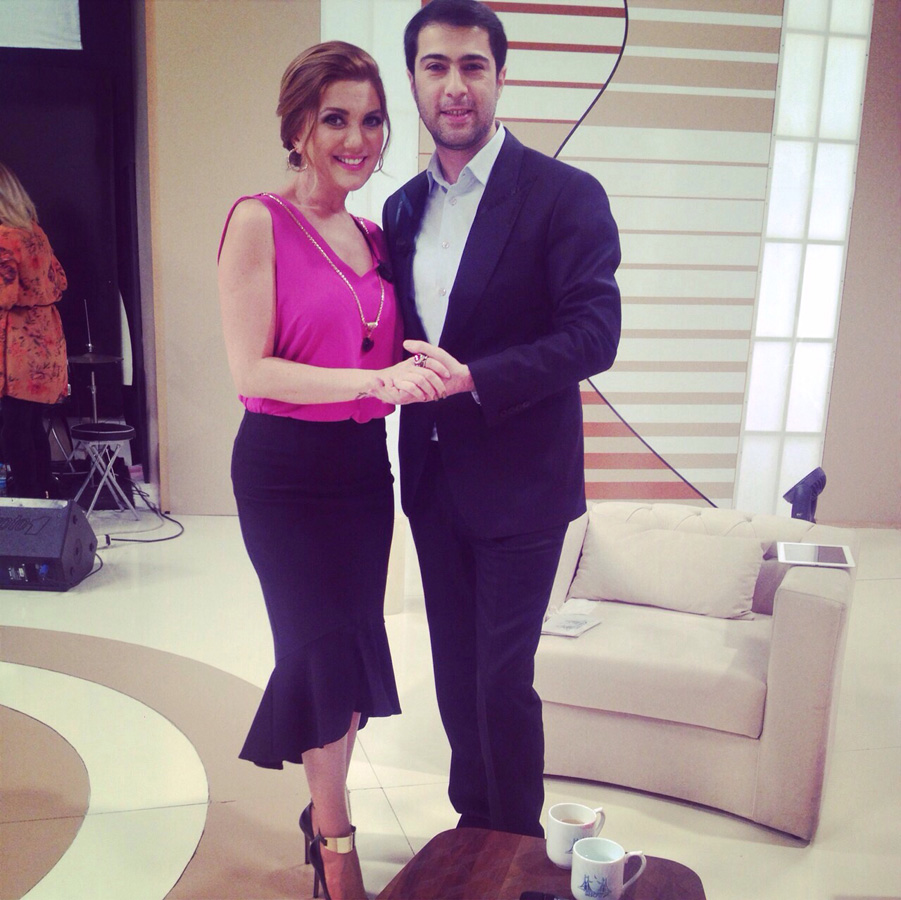 Азербайджанская телеведущая заменила Ханде Йенер (ФОТО)