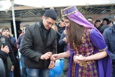 В Азербайджане прошел конкурс по битве на куриных яйцах (ФОТО)