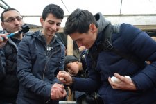 В Азербайджане прошел конкурс по битве на куриных яйцах (ФОТО)