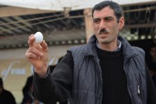 В Азербайджане прошел конкурс по битве на куриных яйцах (ФОТО)