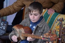 В Азербайджане прошел конкурс по битве на куриных яйцах (ФОТО)