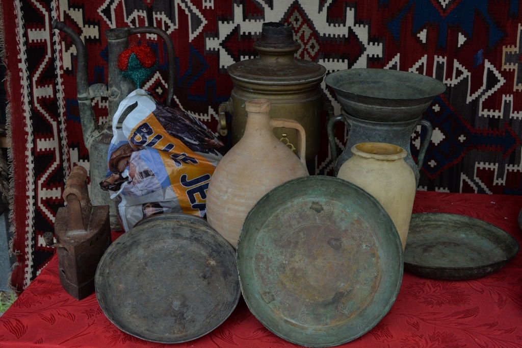 В Азербайджане прошел конкурс по битве на куриных яйцах (ФОТО)