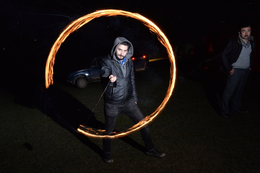 В Азербайджане прошел конкурс по битве на куриных яйцах (ФОТО)
