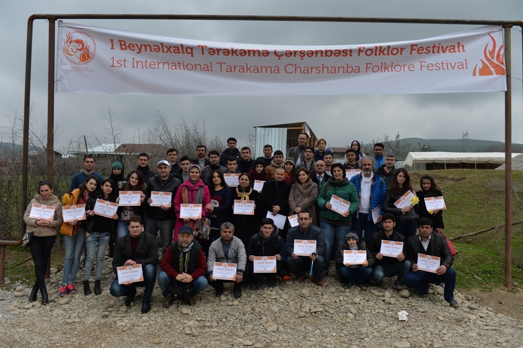 В Азербайджане прошел конкурс по битве на куриных яйцах (ФОТО)