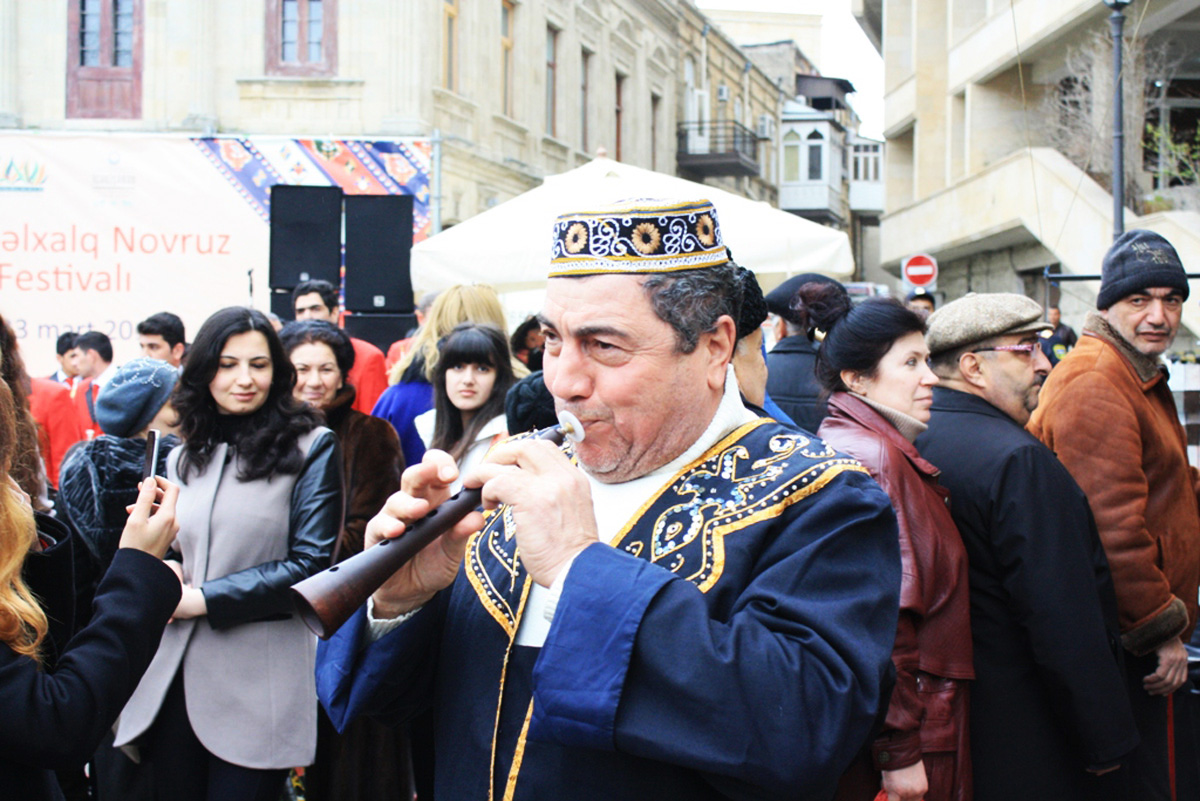 Культура народов России представлена на празднике Новруз в Баку (ФОТО)