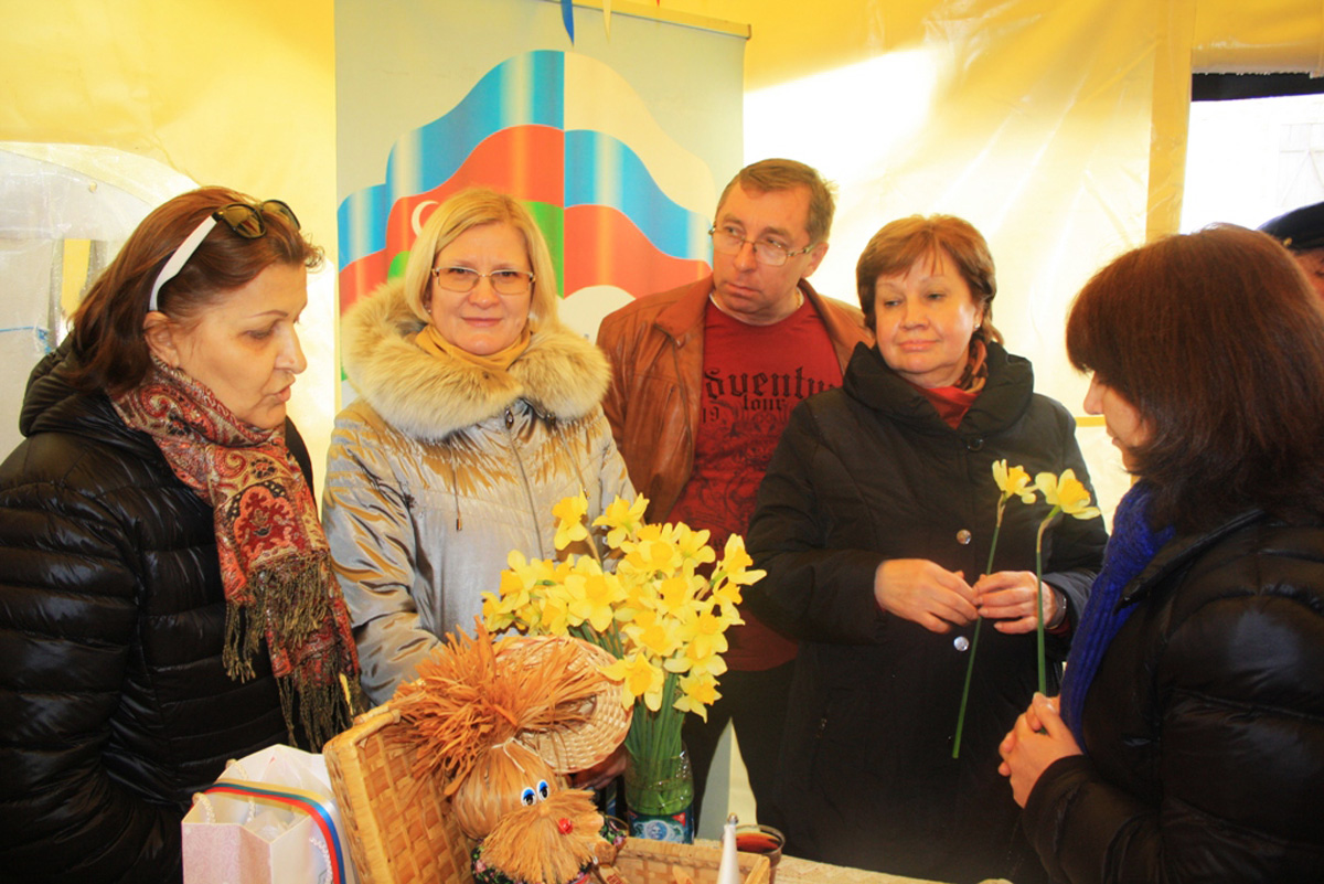 Культура народов России представлена на празднике Новруз в Баку (ФОТО)