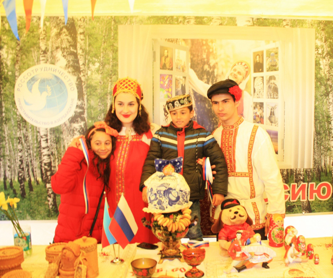 Культура народов России представлена на празднике Новруз в Баку (ФОТО)