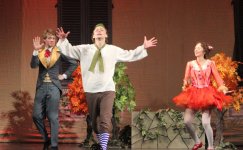 В Баку показали сказочную машину времени из Москвы (ФОТО)