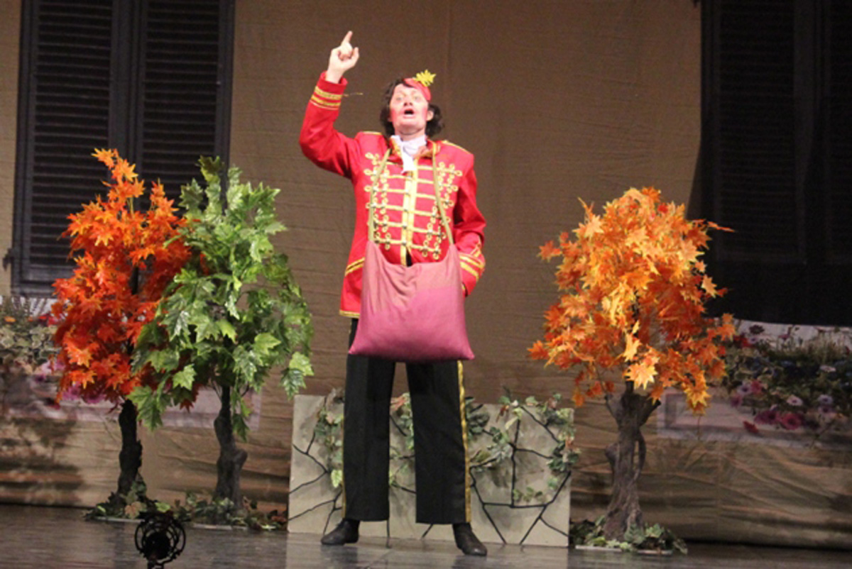 В Баку показали сказочную машину времени из Москвы (ФОТО)