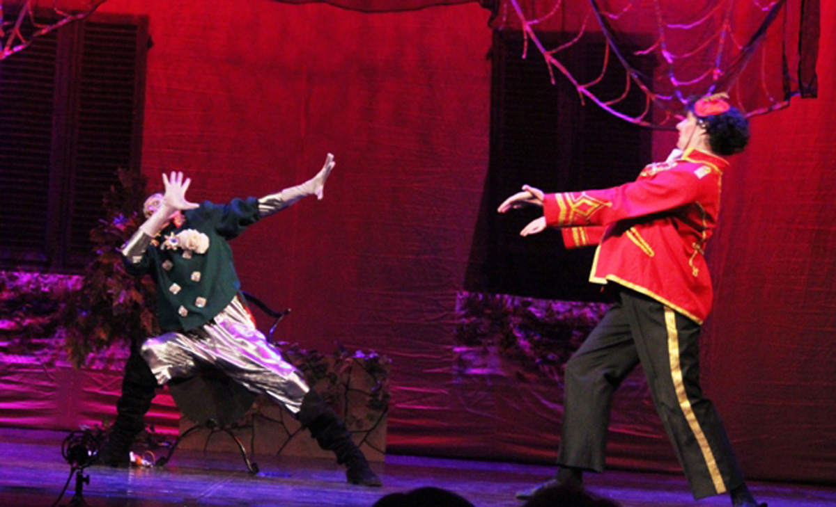 В Баку показали сказочную машину времени из Москвы (ФОТО)