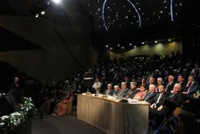 "В меня вместятся оба мира, но в этот мир я не вмещусь…" (ФОТО)