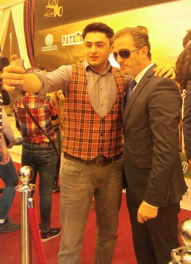 Премьера комедии абсурда "Yumurta": первоапрельский розыгрыш и смех до упаду (ВИДЕО-ФОТО)