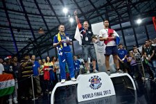 В Баку пройдет чемпионат по запуску бумажных самолетиков (ФОТО)