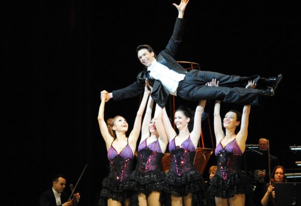 Творческая сцена ÜNS подарила бакинцам волшебный вечер оперетты (ФОТО)