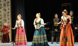 Творческая сцена ÜNS подарила бакинцам волшебный вечер оперетты (ФОТО)