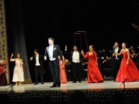 Творческая сцена ÜNS подарила бакинцам волшебный вечер оперетты (ФОТО)