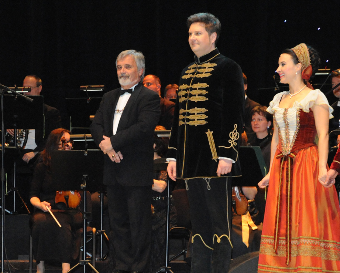 Творческая сцена ÜNS подарила бакинцам волшебный вечер оперетты (ФОТО)