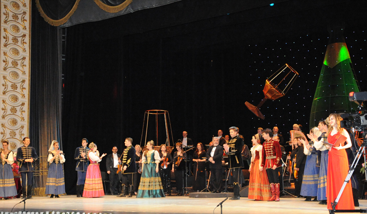 Творческая сцена ÜNS подарила бакинцам волшебный вечер оперетты (ФОТО)