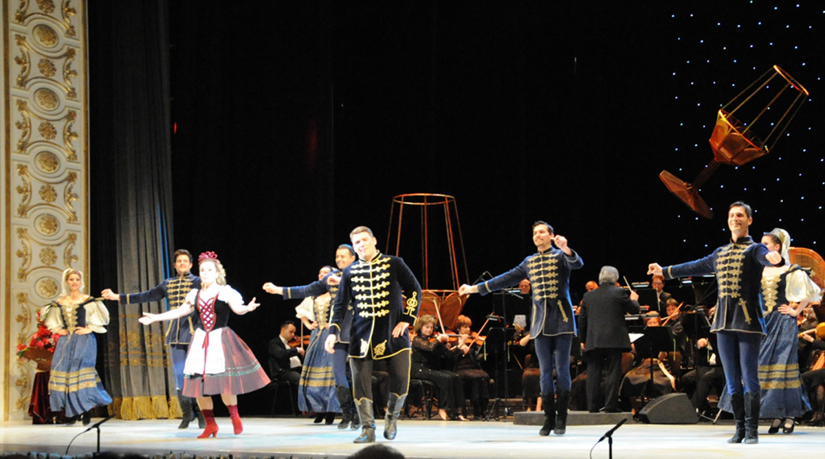 Творческая сцена ÜNS подарила бакинцам волшебный вечер оперетты (ФОТО)
