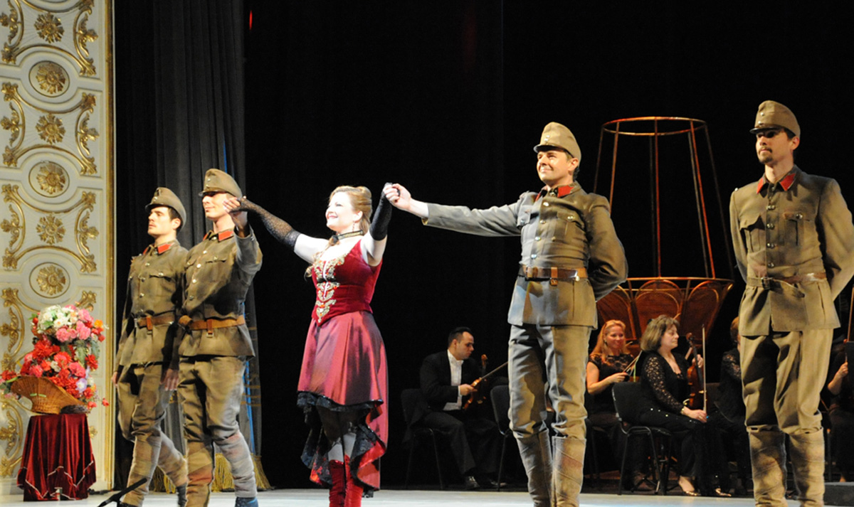 Творческая сцена ÜNS подарила бакинцам волшебный вечер оперетты (ФОТО)