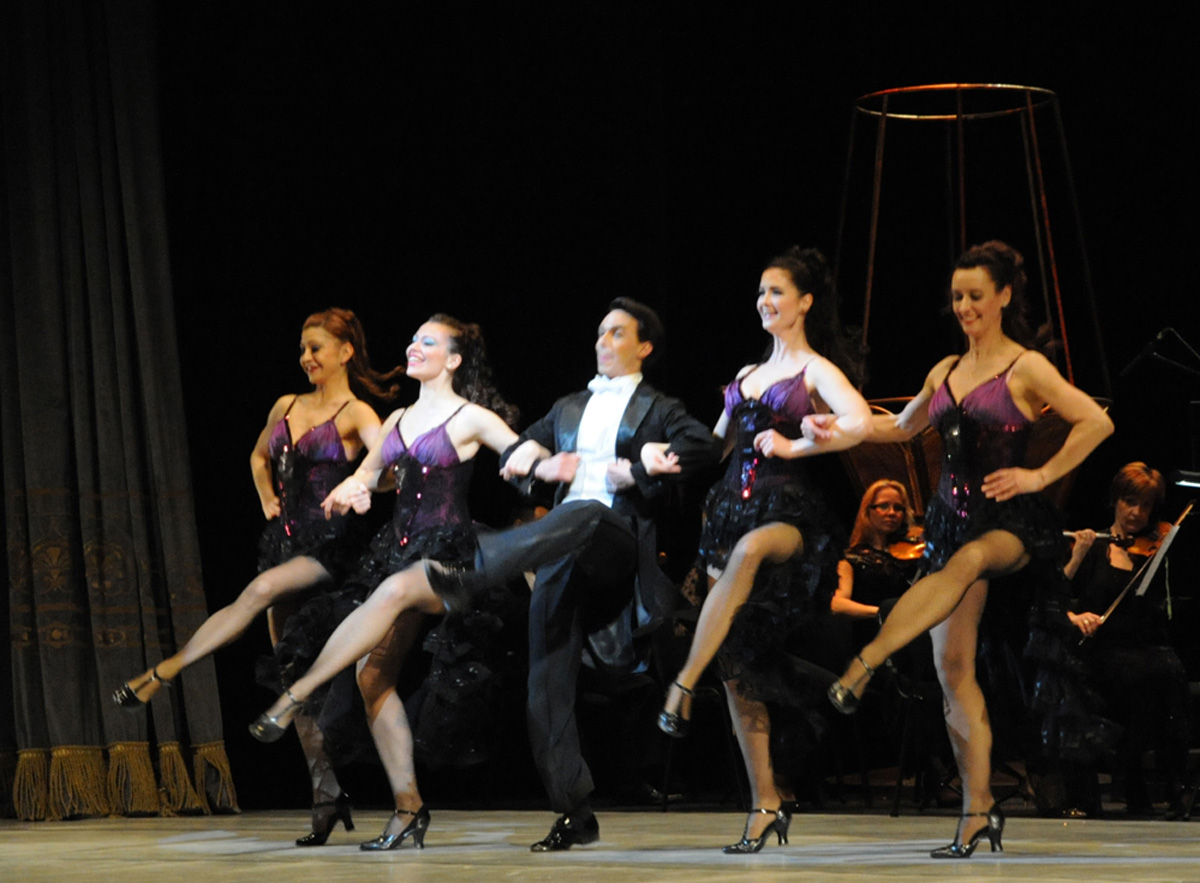 Творческая сцена ÜNS подарила бакинцам волшебный вечер оперетты (ФОТО)