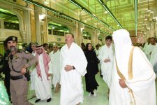Президент Азербайджана и его супруга совершили умру в Мекке (ФОТО)