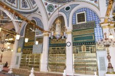 Президент Азербайджана и его супруга посетили мечеть Пророка в Медине (ФОТО)